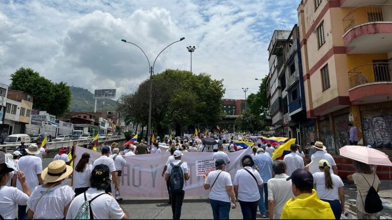 Marchas contra el gobierno del presidente Gustavo Petro, de este sábado abril 22.