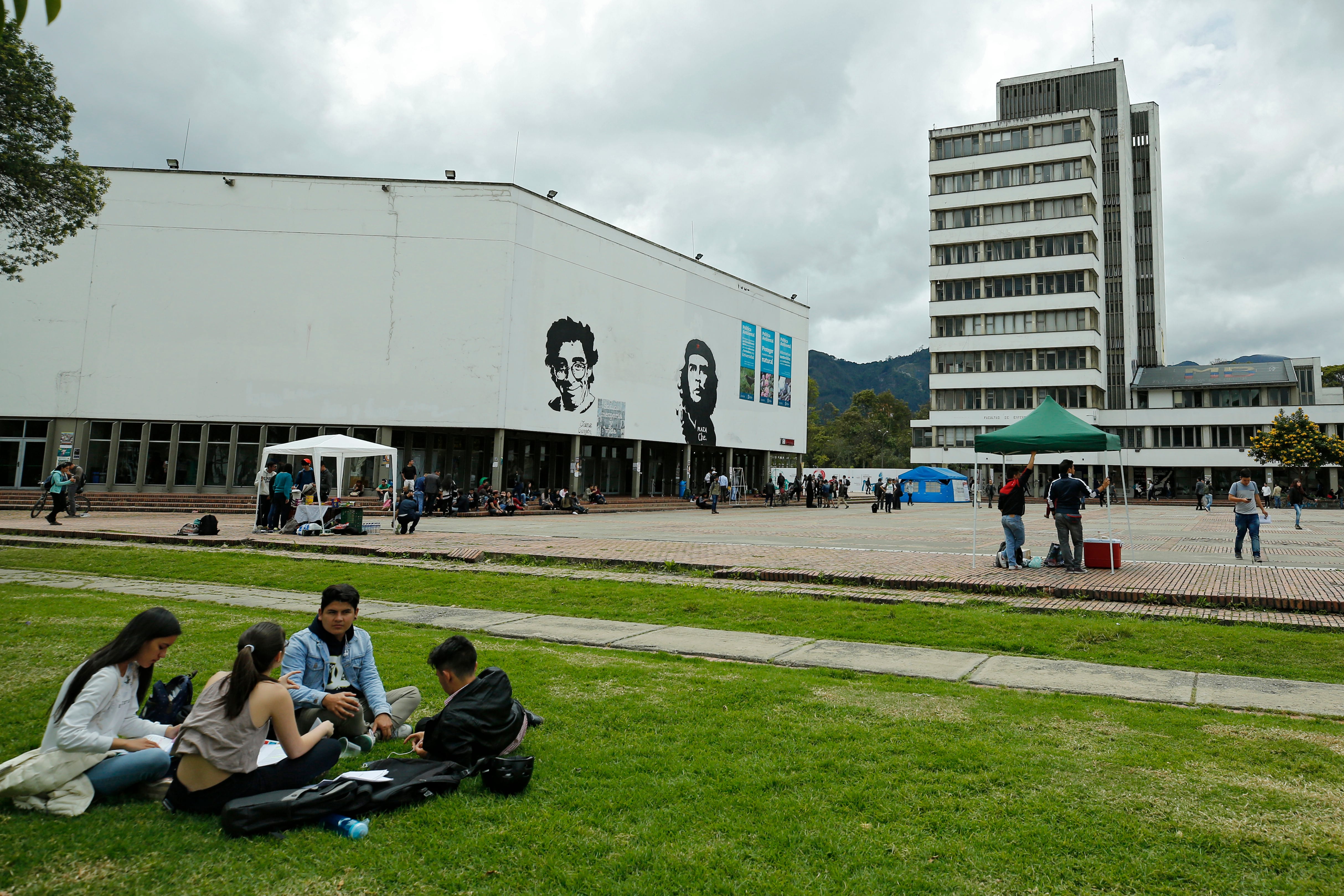 Universidad Nacional