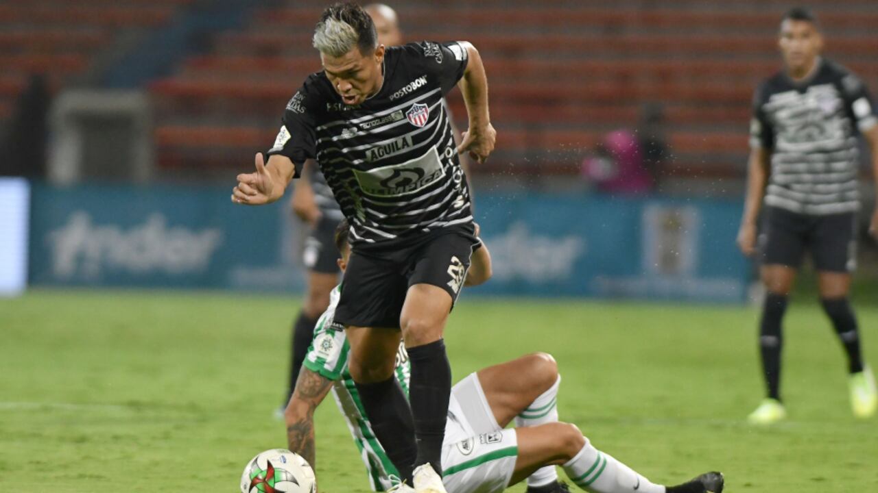 A Teófilo Gutiérrez lo dejó el avión.