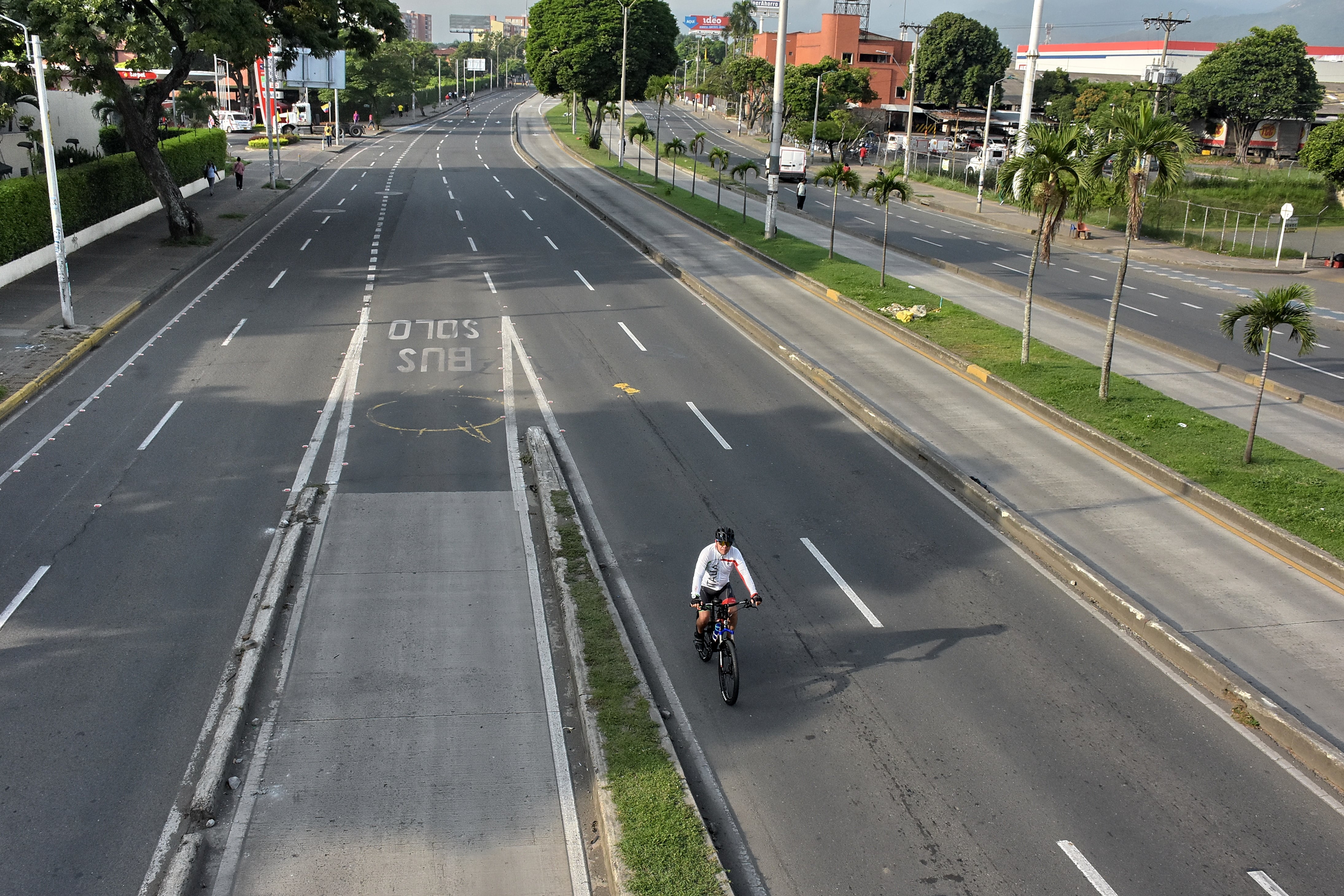 En el día sin carro, muchos caleños se la ingeniaron para poder llegar a sus lugares de trabajo, la jornada transcurrió sin ningún contratiempo en la sucursal del cielo.