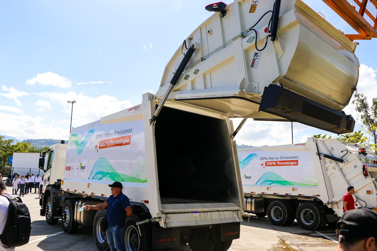 Nueva flota de vehículos compactadores de residuos sólidos.