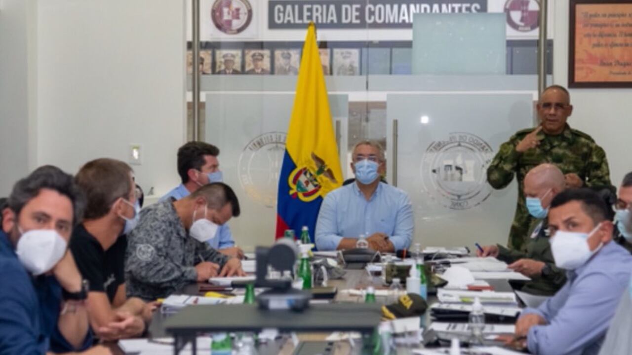 Presidente analizó el plan estratégico 2021 con el ministro de defensa Diego Molano.