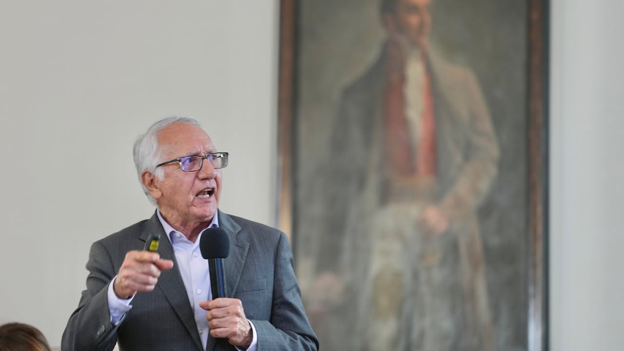 Guillermo Alfonso Jaramillo, ministro de Salud, en el consejo de ministros del 25 de marzo, en la Casa de Nariño (Bogotá)