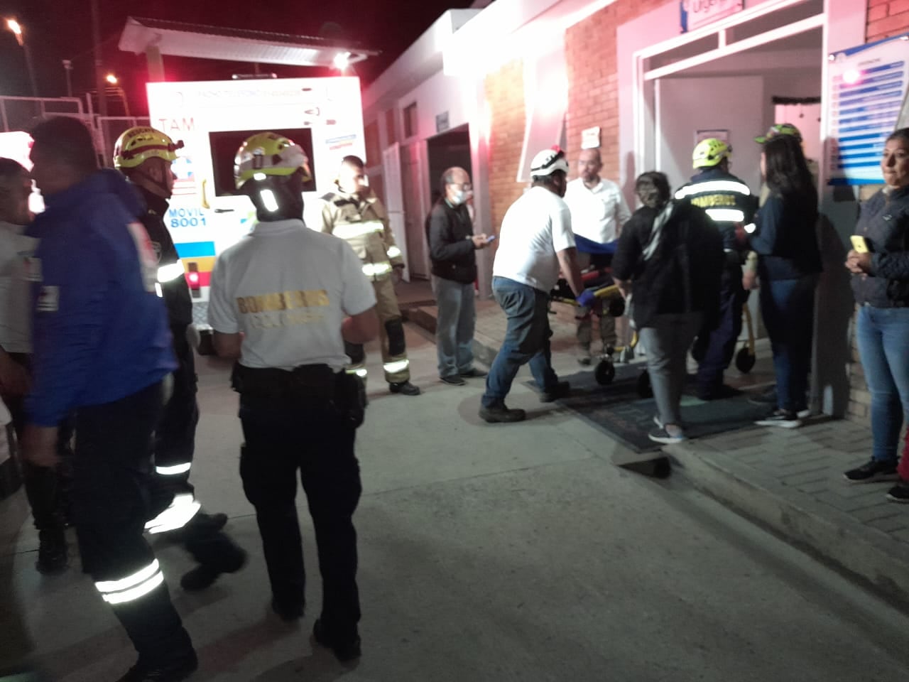 Bomberos de Cundinamarca y Cruz Roja atendieron la emergencia