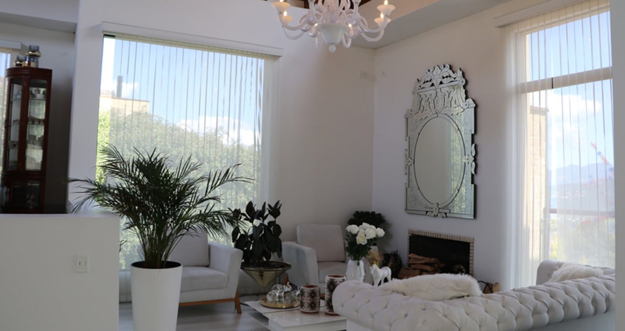 La casa de La Calera, Cundinamarca, permaneció custodiada casi un año después de la muerte de Leal. La SAE todavía no ha podido desenredar los líos jurídicos para poder ofertarla en arriendo.