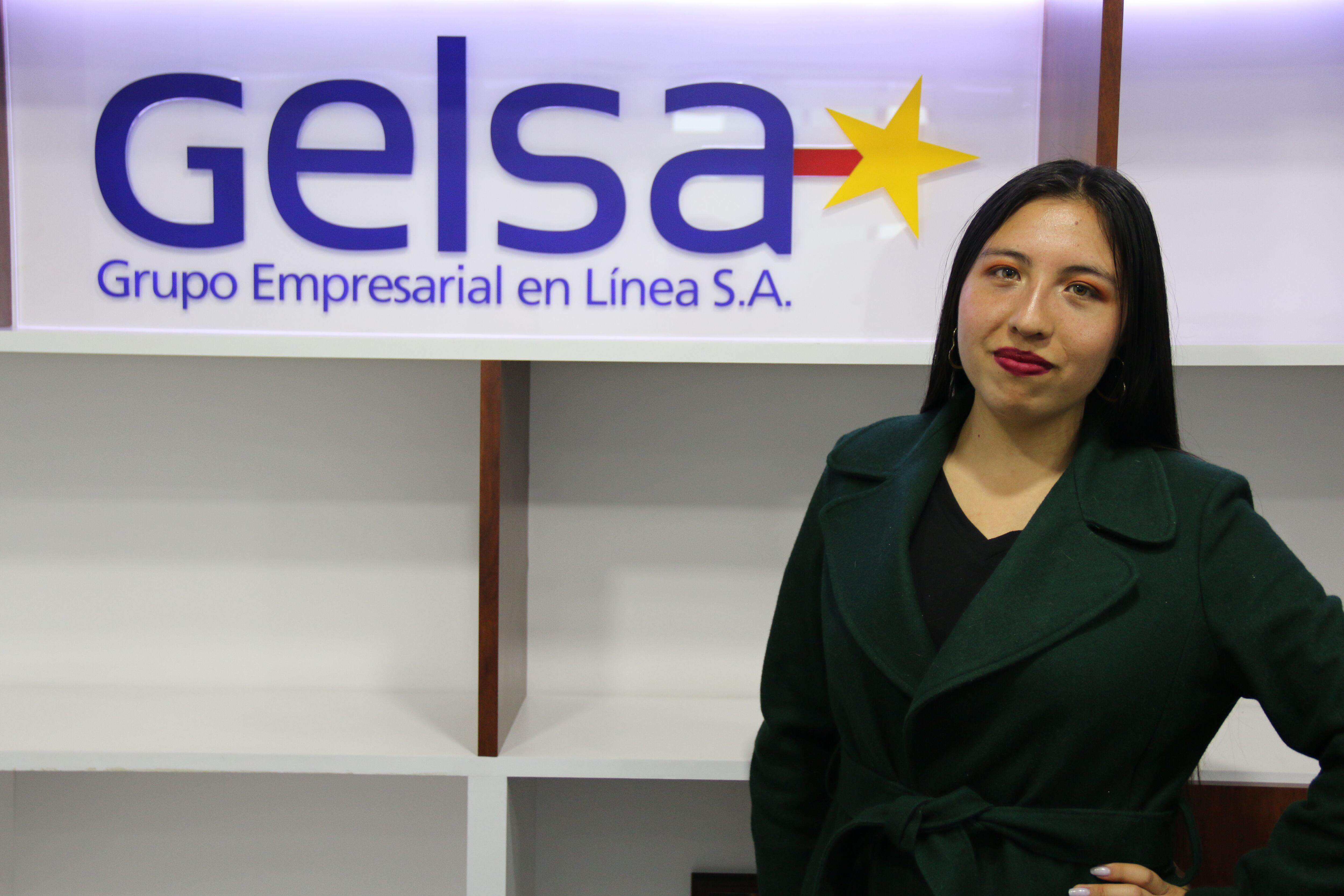 Yineth Barón comenzó en Gelsa como colocadora de apuestas. Hoy trabaja en el área de servicio al cliente, para ayudar a mejorar la experiencia del usuario.
