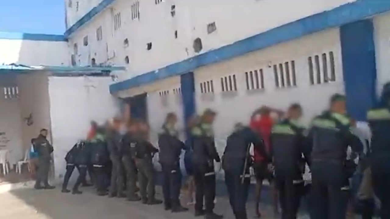 Más de 100 capturados en el marco de la Operación Diamante contra el secuestro y la extorsión.