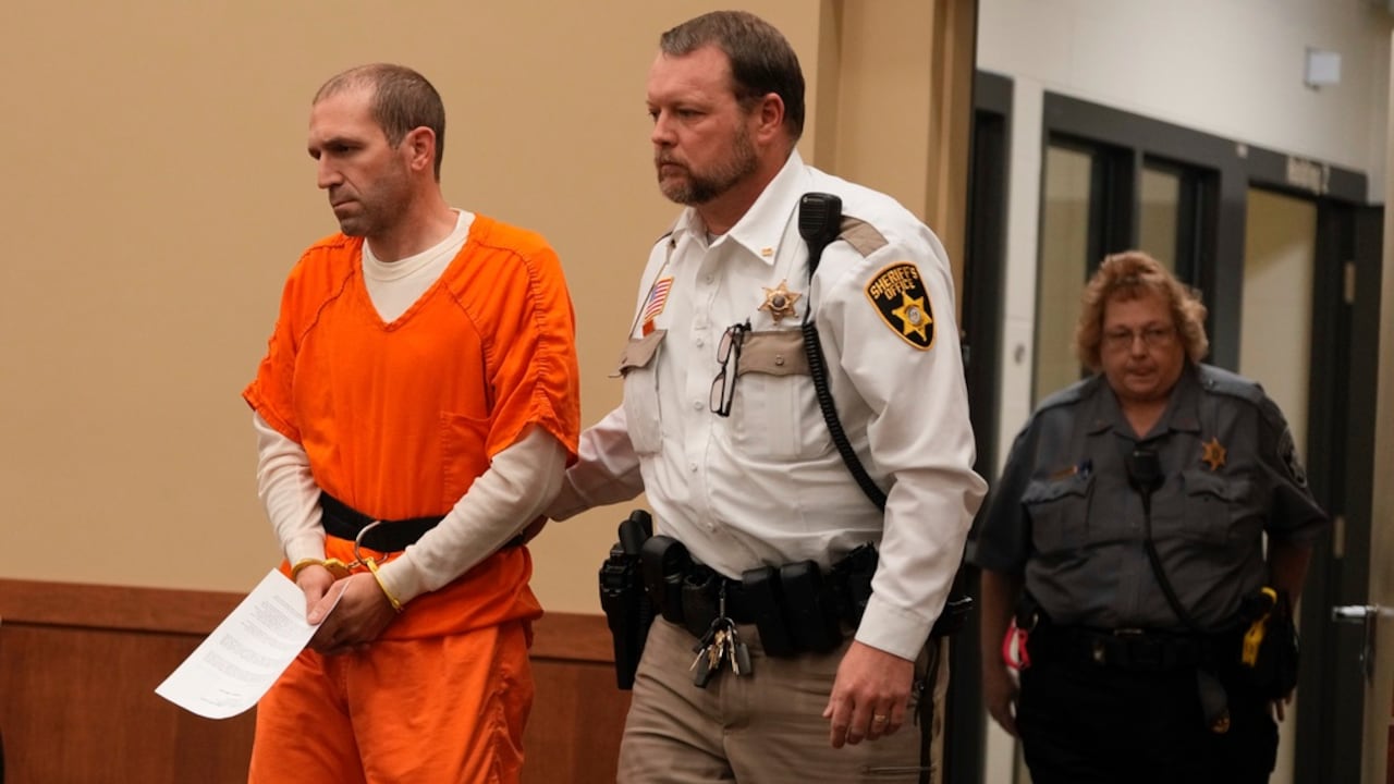 Ryan Borgwardt aparece en una sala del tribunal del condado de Green Lake el miércoles 11 de diciembre de 2024 en Green Lake. (Foto AP/Morry Gash)