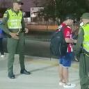 Policías en estaciones de Transmetro.
