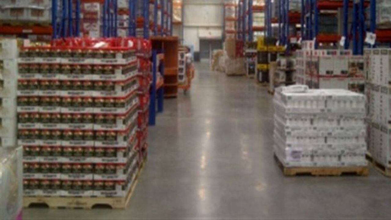 Los almacenes de PriceSmart se caracterizan porque solo los socios pueden hacer compras allí.