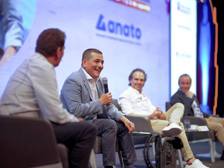 Dumek Turbay, alcalde de Cartagena, junto al alcalde de Medellín, Federico Gutiérrez, el de Cali, Alejando Eder, quienes también cuestionan las APPAs.