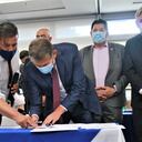 Sindicatos, Gobierno y Empresarios, en la firma del acuerdo por el incremento del salario mínimo