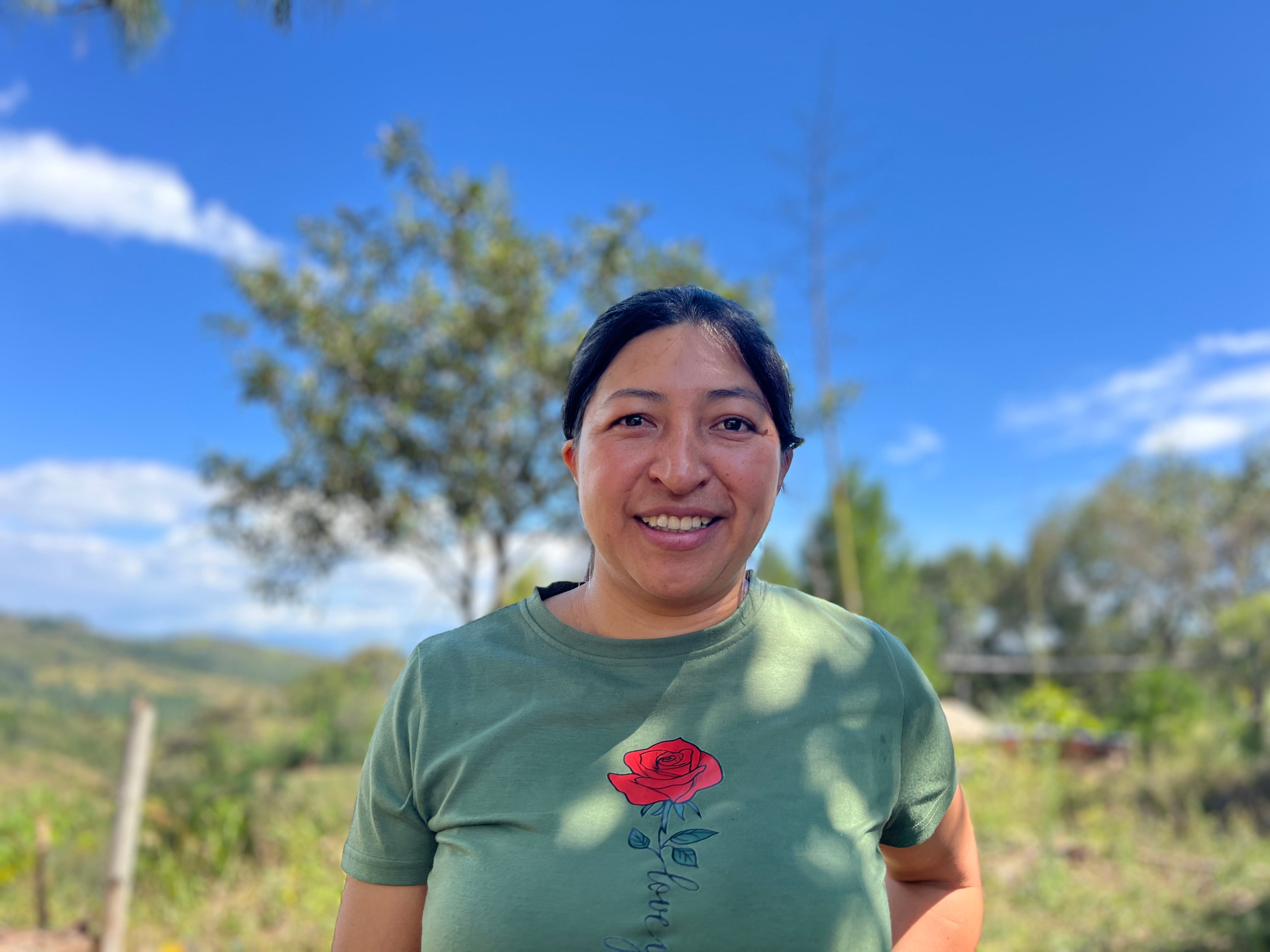 Las manos de Yorladis Pino Cruz huelen a café recién tostado.