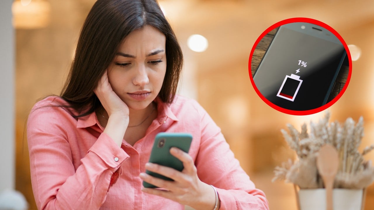 Este desgaste ocurre porque los componentes internos de la batería van perdiendo capacidad para retener la energía.