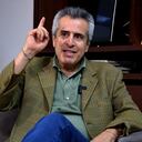 Nacido en Popayán (Cauca), es abogado de la Universidad del Cauca, con maestría en Gobierno y Administración Pública de la Universidad Internacional Menéndez Pelayo.