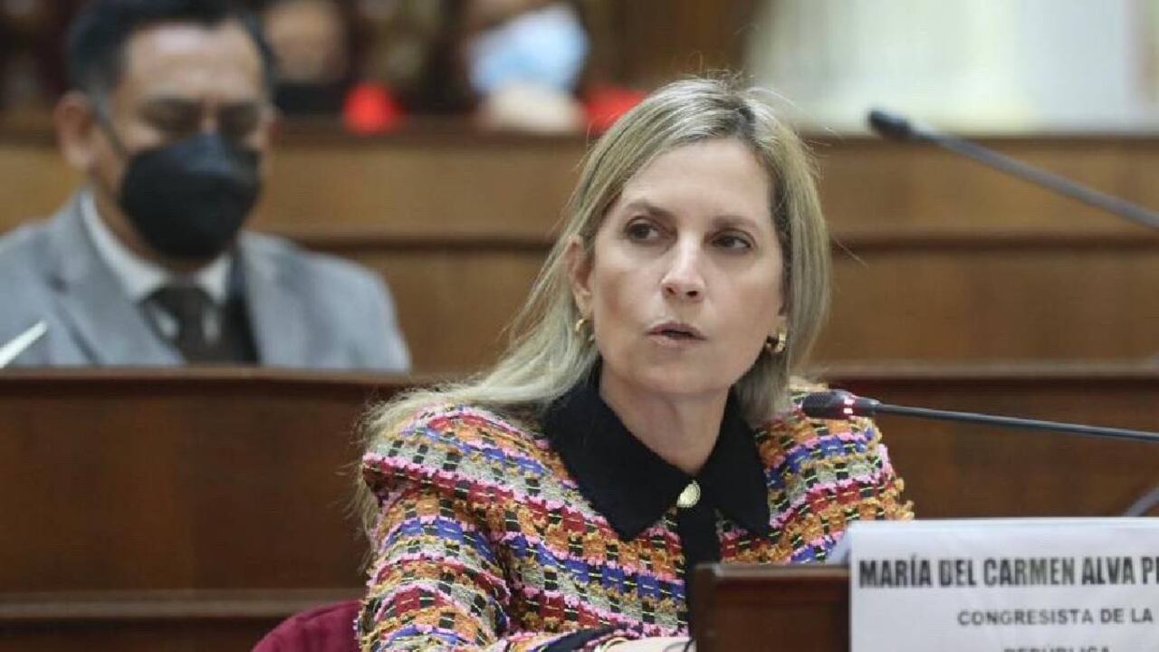Presidenta del Congreso de Perú denuncia amenazas en contra de ella y su familia.