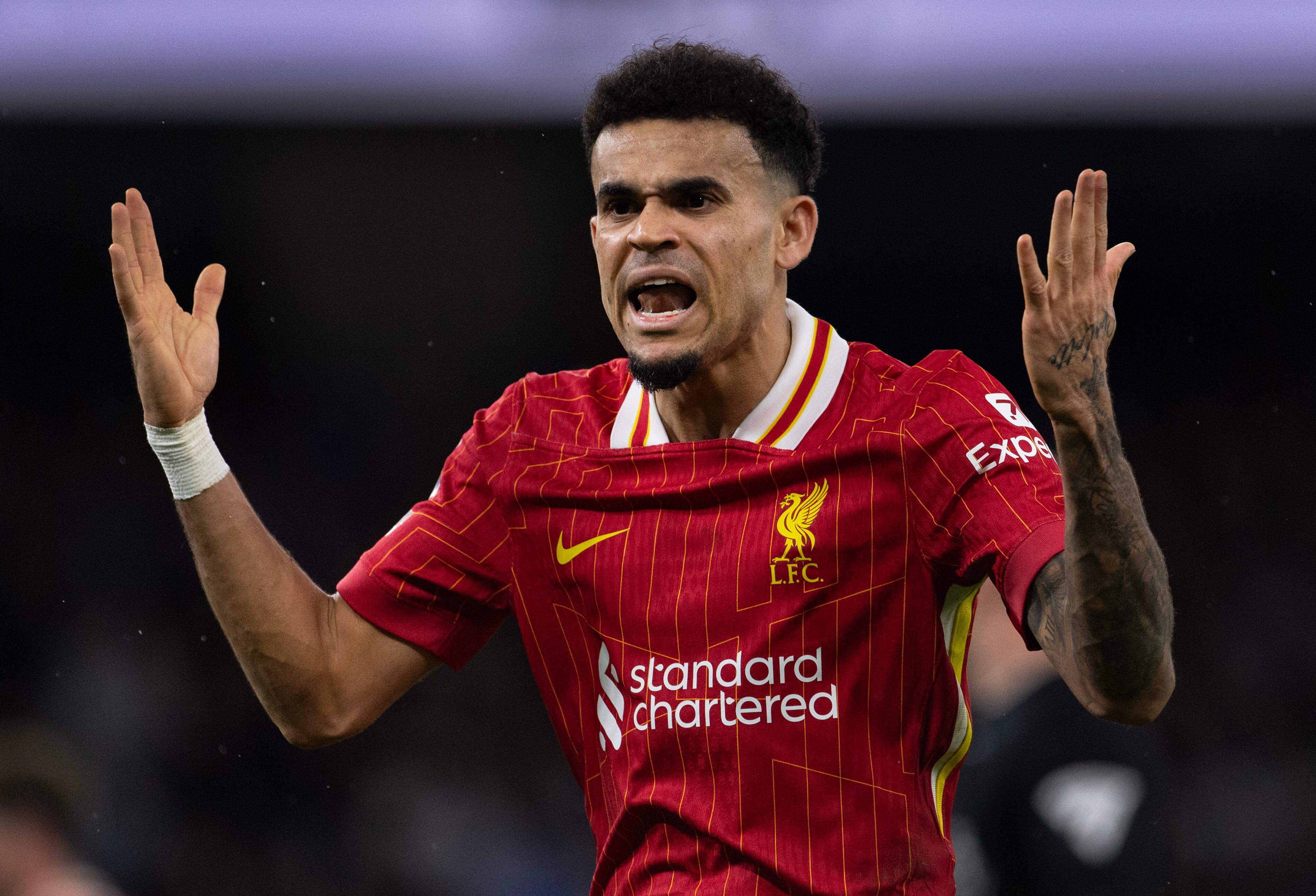 MANCHESTER, ENGLAND - FEBRUARY 23: Luis Diaz of Liverpool during the Premier League match between Manchester City FC and Liverpool FC at Etihad Stadium on February 23, 2025 in Manchester, England. (Photo by Visionhaus/Getty Images)