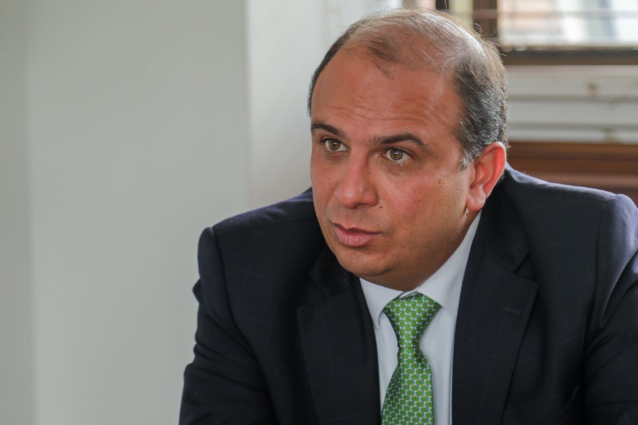 CARLOS CAMARGO