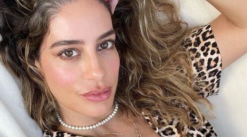 Manuela Gómez en vestido de baño