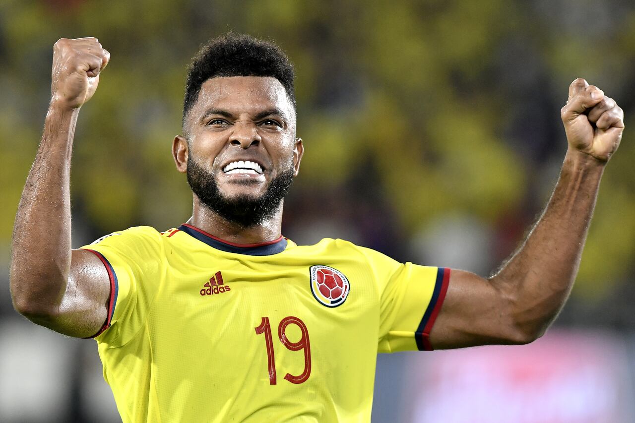 BARRANQUILLA, COLOMBIA - SEPTEMBER 09: Miguel Borja of Colombia celebrates after scoring the second goal of his team during a match between Colombia and Chile as part of South American Qualifiers for Qatar 2022 at Estadio Metropolitano on September 09, 2021 in Barranquilla, Colombia. (Photo by Gabriel Aponte/Getty Images)