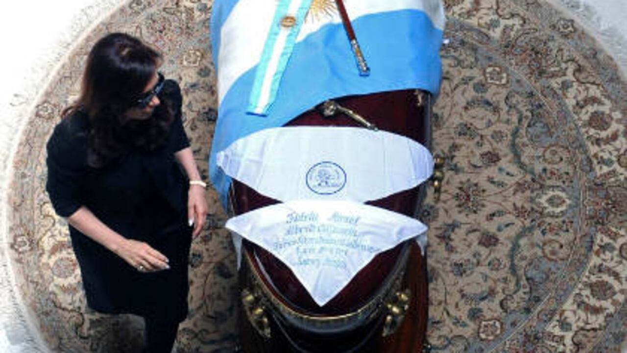 El ex mandatario Néstor Kirchner se encontraba con su esposa Cristina, presidenta de Argentina, al momento de su deceso.