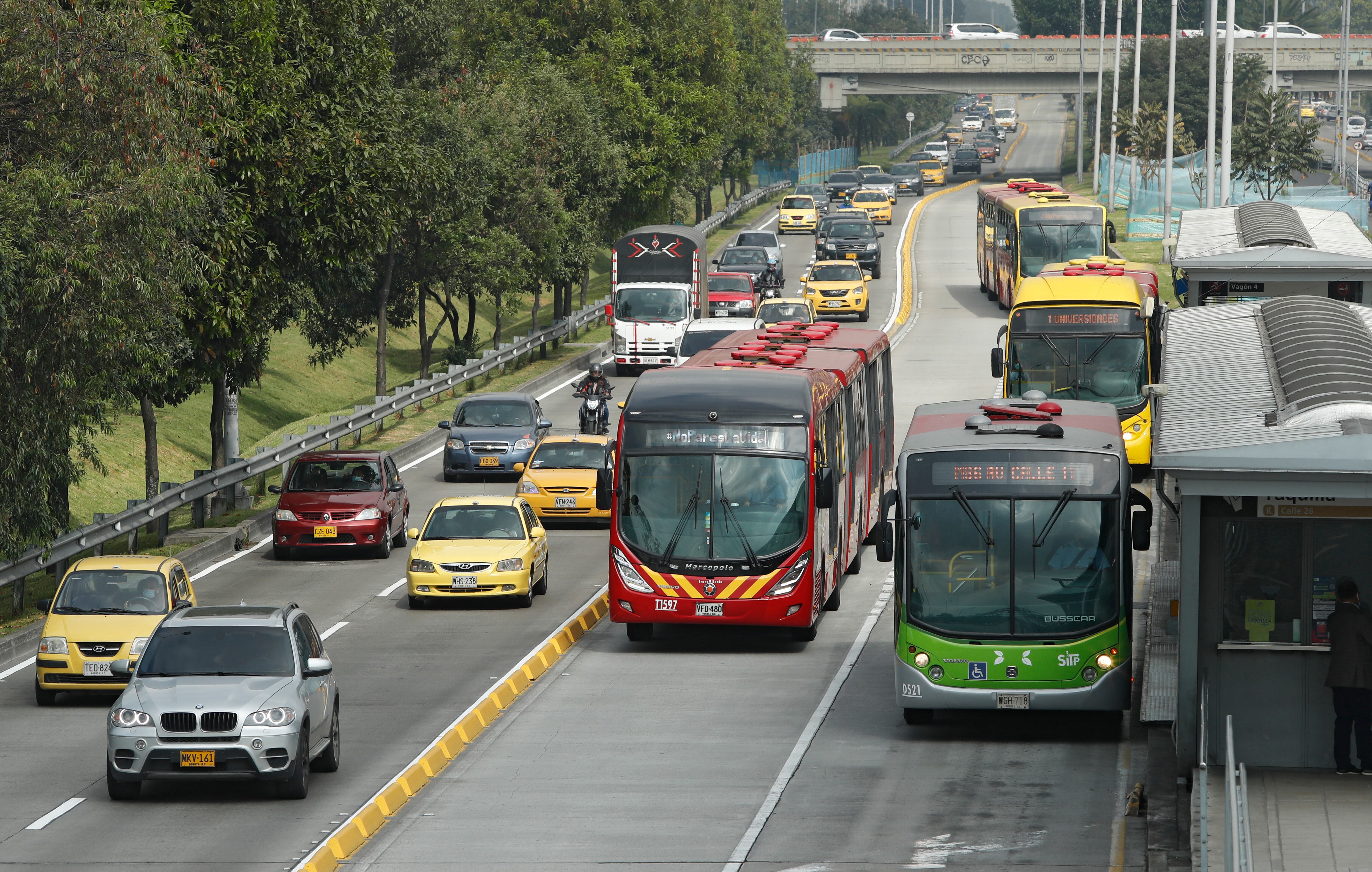 Movilidad en Bogotá en la primera semana de pico y placa todo el dia NQS 
Bogotá enero 12 del 2022
Foto Guillermo Torres Reina / Semana