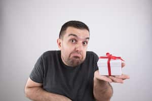 Algunos hombres no se sienten cómodos recibiendo estos detalles.