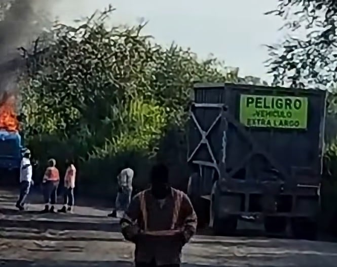 Los mismos trabajadores de la caña fueron los encargados de atender esta situación, buscando no perder este vehículo, indicaron los testigos de esta situación presentada en la zona rural de Miranda.