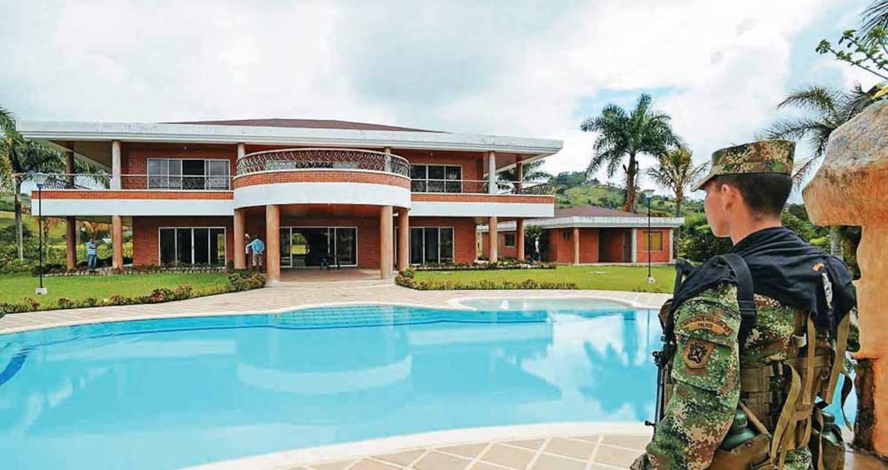 La que fue una gigantesca extinción de dominio quedó en el aire, luego de que la Justicia demostrara que no hay vínculos con el narco. Fiscalía y SAE están enredadas.