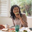 Expertos en nutrición dicen que no comer no es sinónimo de adelgazar. Foto:Getty Images.