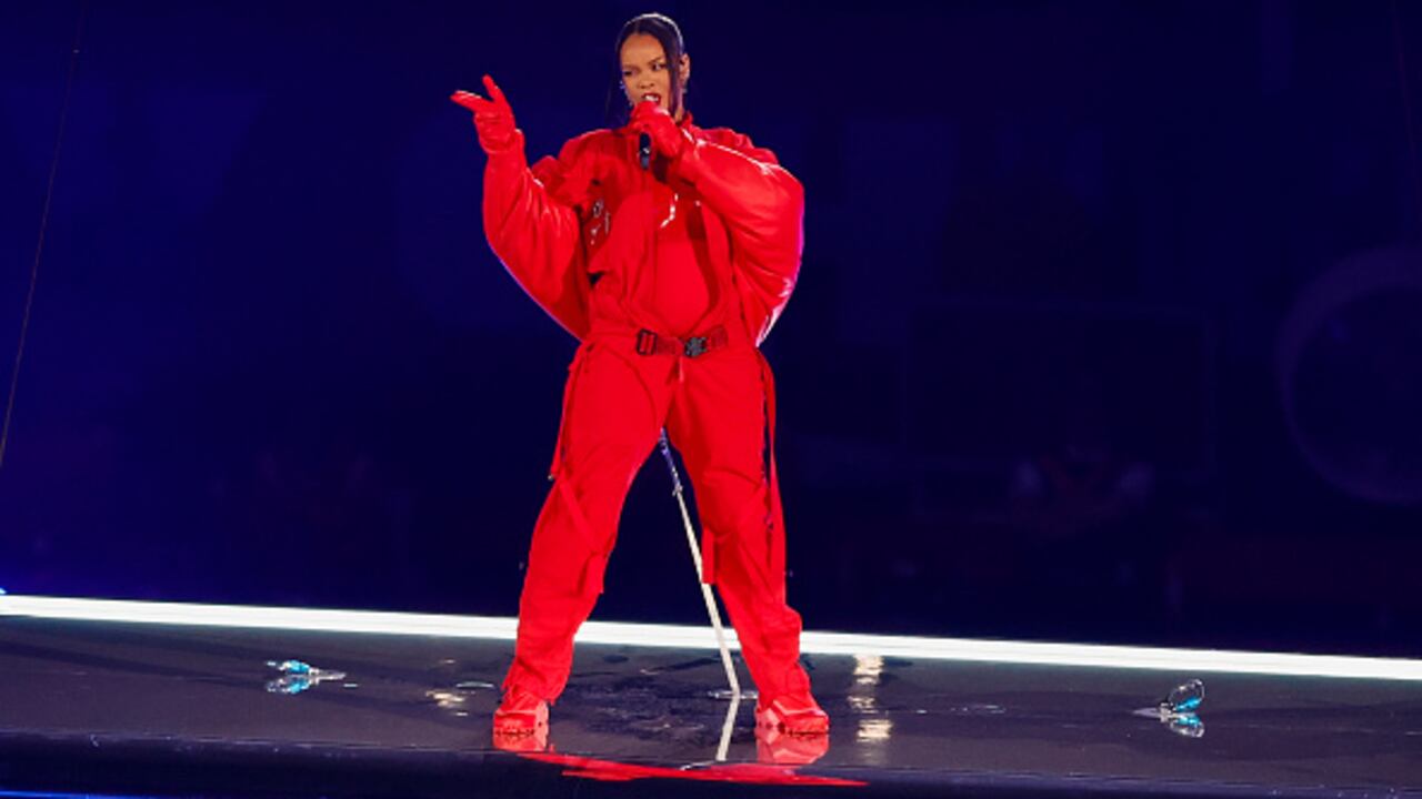 Rihanna interpretó varios de sus éxitos en el show de medio tiempo del Super Bowl.