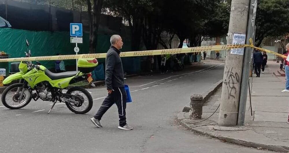 La Policía está en el lugar para revisar el paquete sospechoso dejado en Chapinero