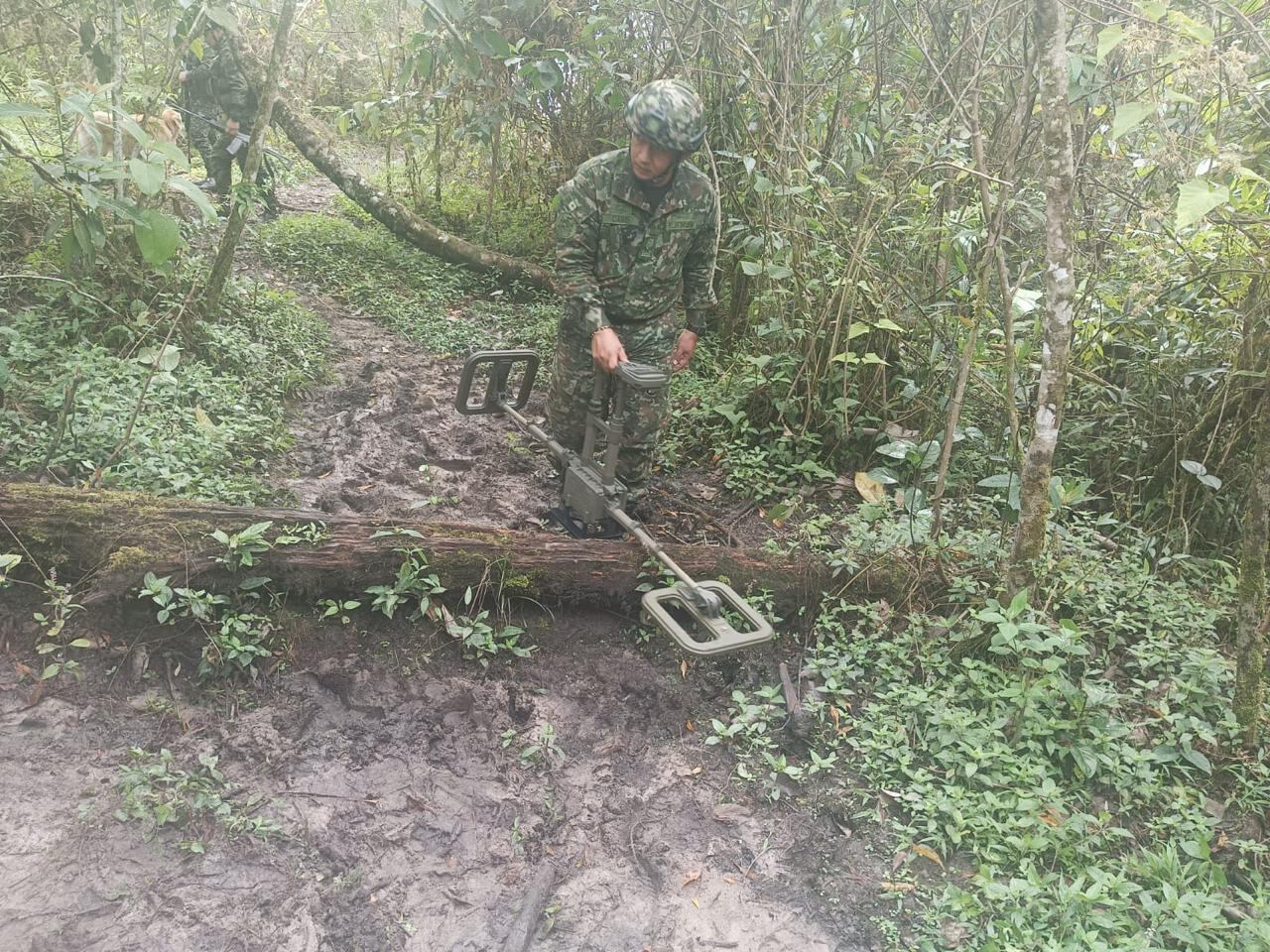 Autoridades descartaron presencia de explosivos.