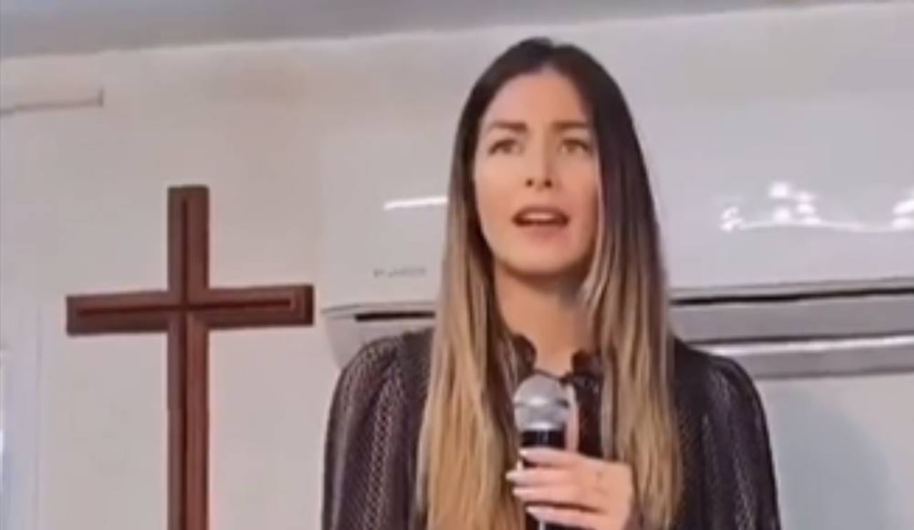 Ex Miss Universo 2008 que ahora predica en EE.UU.