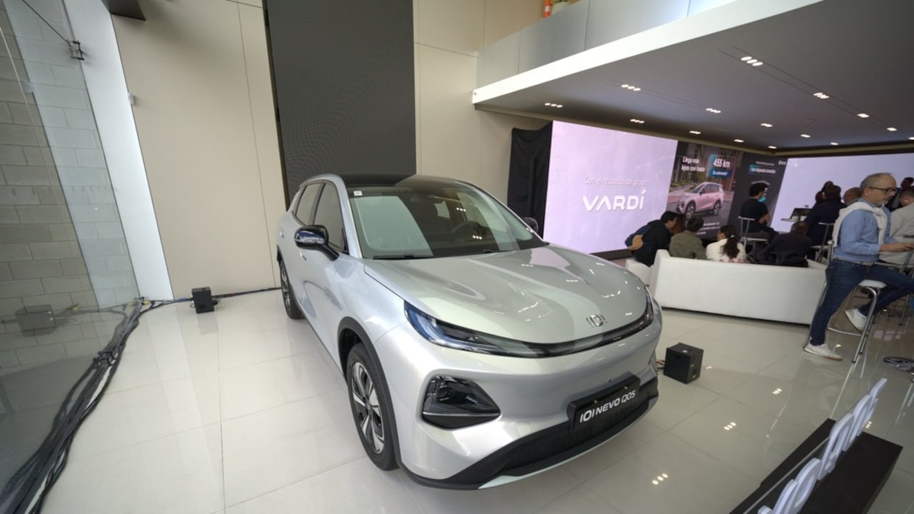 NEVO Q05 llega a Colombia en dos versiones: E-MAX y E-MAX Ultra.