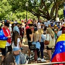 Los manifestantes protestan contra el proceso electoral de Venezuela y el presidente Nicolás Maduro frente a la Casa Blanca en Washington, DC, el 3 de agosto de 2024. El líder venezolano Maduro el 2 de agosto de 2024 fue declarado ganador de las elecciones del 29 de julio por la elección del CNE del país. autoridad. Según el CNE, Maduro ganó con el 52 por ciento de los votos y el candidato opositor Edmundo González Urrutia obtuvo el 43 por ciento. (Foto de Daniel SLIM / AFP)