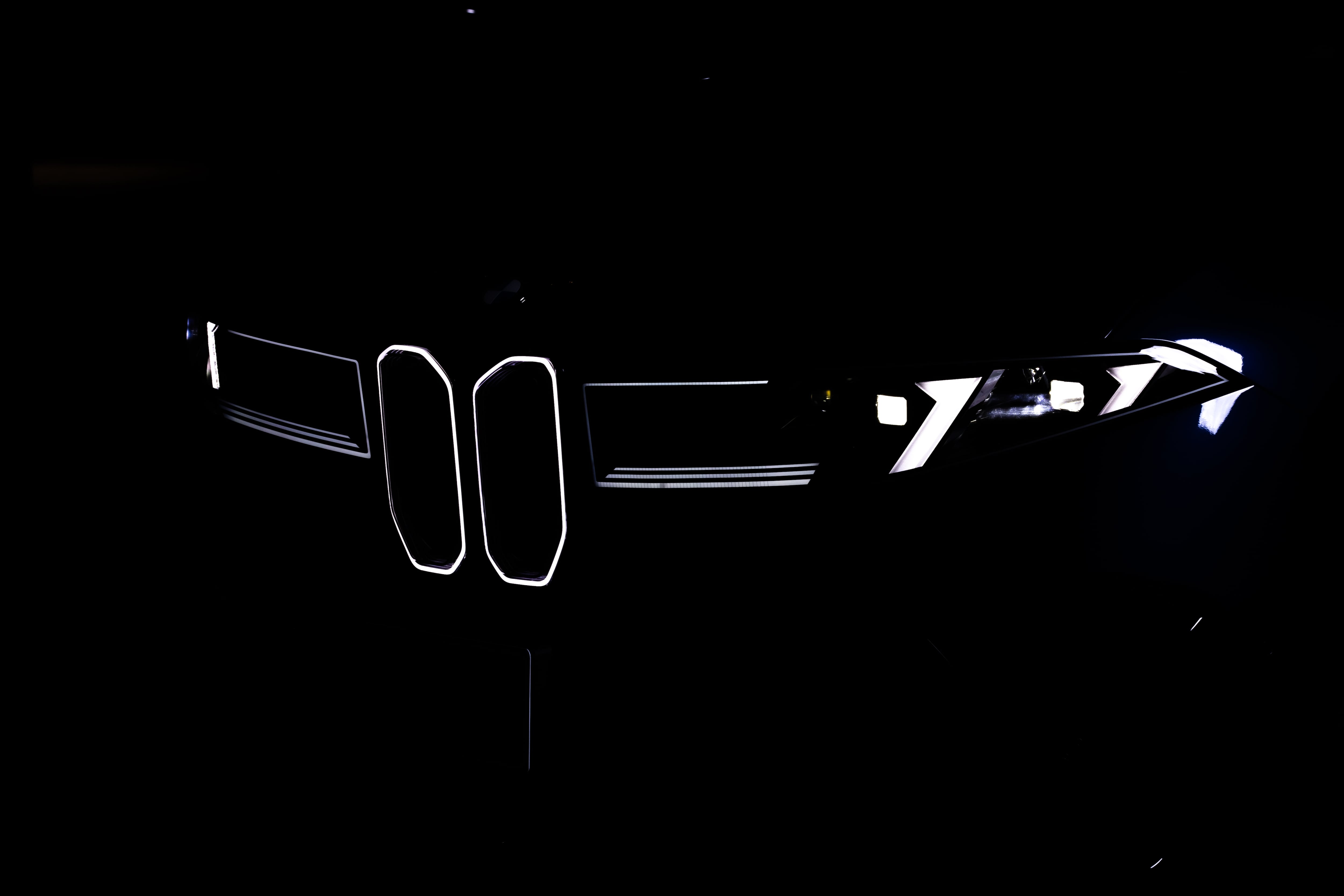 La BMW iX3 puede recuperar hasta 150 kilómetros de autonomía en 10 minutos bajo condiciones ideales de carga.