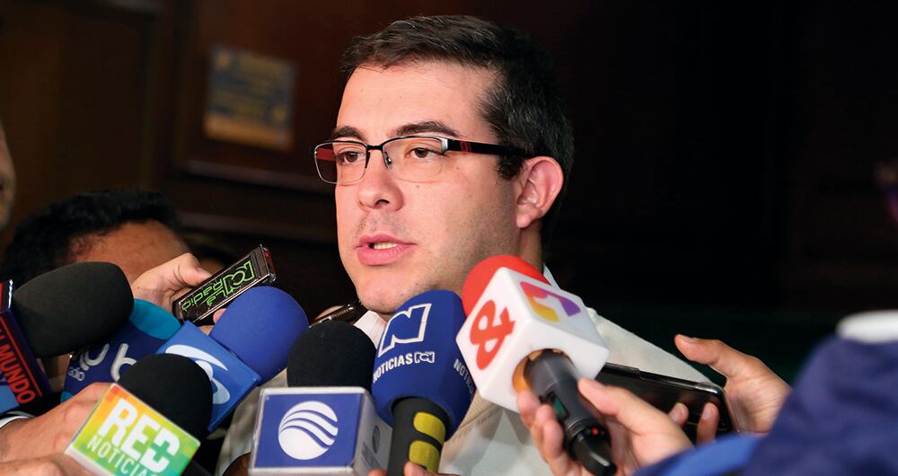    La investigación que avanza en la Corte Suprema señala al senador Carlos Abraham Jiménez de quedarse con el salario de miembros de su UTL. 