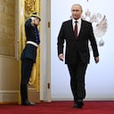 Vladimir Putin llega a su ceremonia de toma de posesión como presidente ruso en el Gran Palacio del Kremlin en Moscú, Rusia, el martes 7 de mayo de 2024. (Sergei Bobylev, Sputnik, Kremlin Pool Photo vía AP)