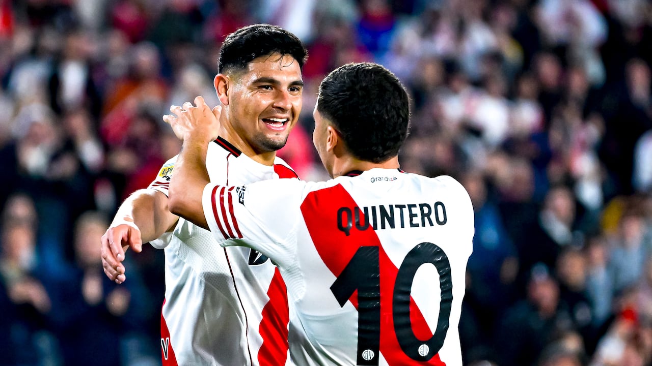 BUENOS AIRES, ARGENTINA - AUGUST 31: Maximiliano Salas of River Plate celebrates with Juan Fernando Quintero after scoring the team's second goal during a Torneo Clausura Betano 2025 match between River Plate and San Martin SJ at Estadio Más Monumental Antonio Vespucio Liberti on August 31, 2025 in Buenos Aires, Argentina. (Photo by Marcelo Endelli/Getty Images)