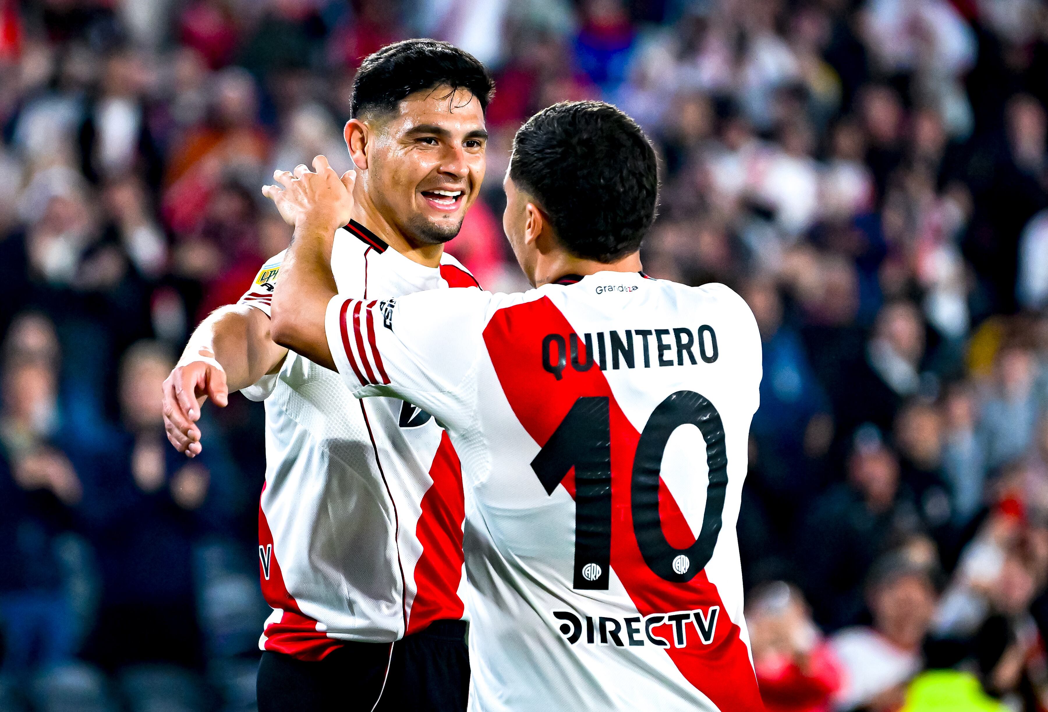BUENOS AIRES, ARGENTINA - AUGUST 31: Maximiliano Salas of River Plate celebrates with Juan Fernando Quintero after scoring the team's second goal during a Torneo Clausura Betano 2025 match between River Plate and San Martin SJ at Estadio Más Monumental Antonio Vespucio Liberti on August 31, 2025 in Buenos Aires, Argentina. (Photo by Marcelo Endelli/Getty Images)