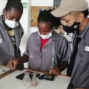 A los 17 años, Deisy Ortiz se formó en el oficio gracias a un proyecto de Shave Children, certificado por el Sena y patrocinado por Bvlgari (marca italiana de artículos lujosos que cuenta entre sus productos con joyas, relojes, y marroquinería)