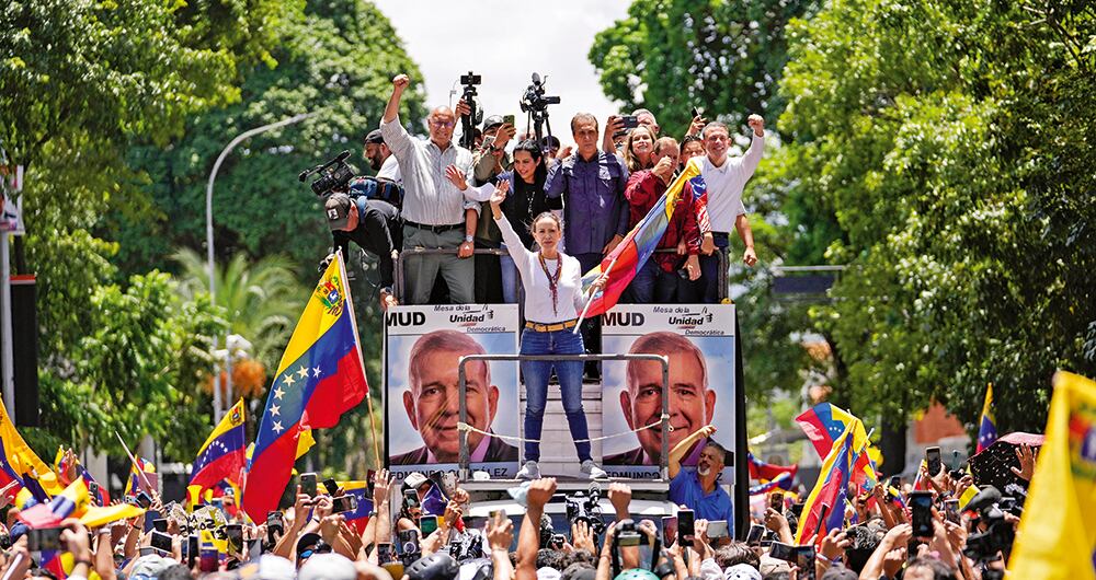 Machado acompañó a Edmundo González.