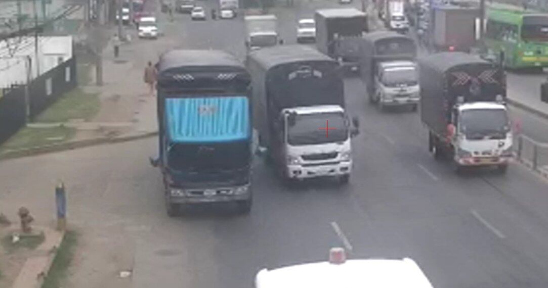 Camión varado en Fontibón.