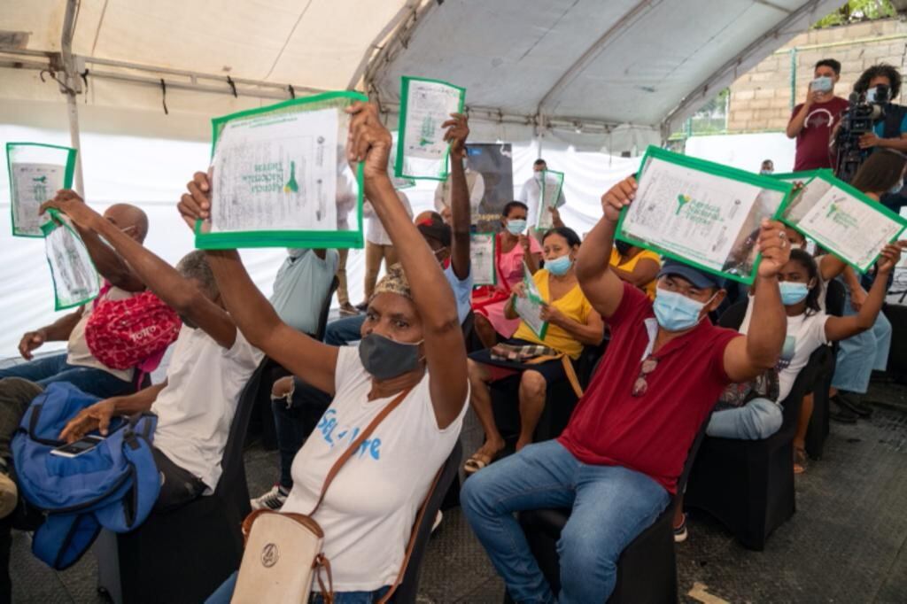 Entrega de títulos de tierras en Cartagena