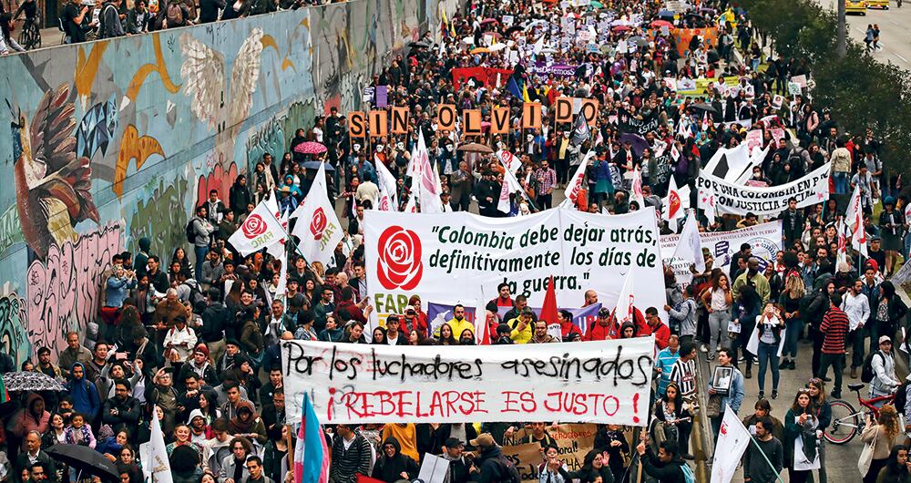     Una de las críticas y preocupaciones en materia de seguridad es justamente la protección de líderes sociales en las regiones. Incluso se han hecho movilizaciones pidiendo este reclamo. Sin embargo, la captura de los asesinos no se está ejecutando como debería.