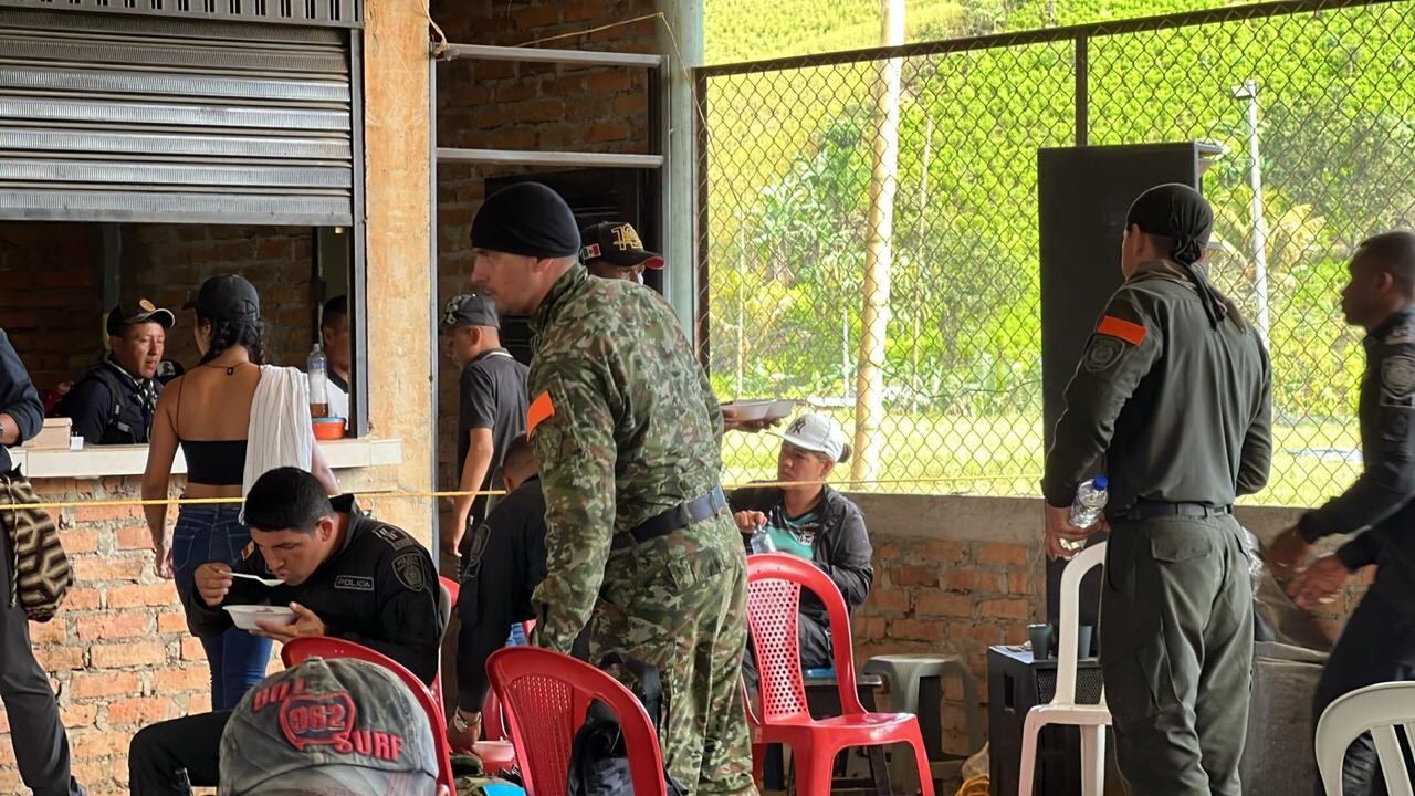 Diferentes instituciones han rechazado el secuestro de estos uniformados.