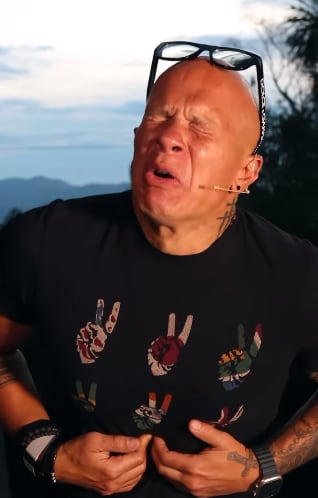 El Dr. Bayter ha ganado gran popularidad en redes sociales.