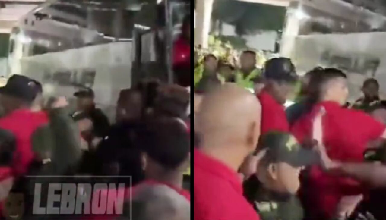 Policía agrediendo a Daniel Mosquera.