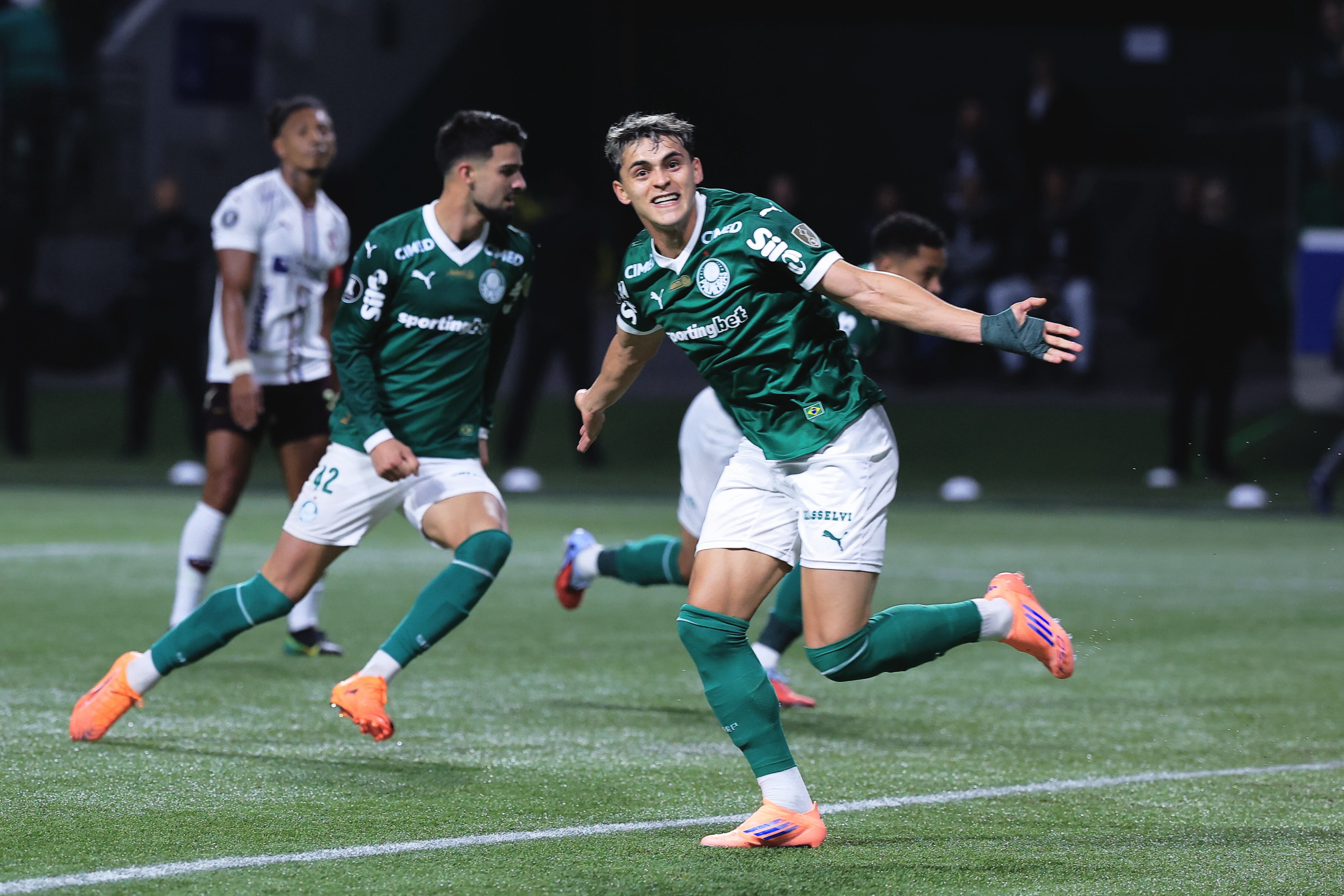 Palmeiras desata la locura: le remontó un 3-0 a LDU Quito y es finalista de la Copa Libertadores 2025.
